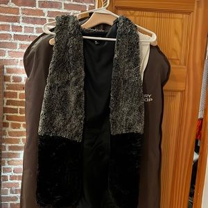 Aqua fur sleeveless vest
